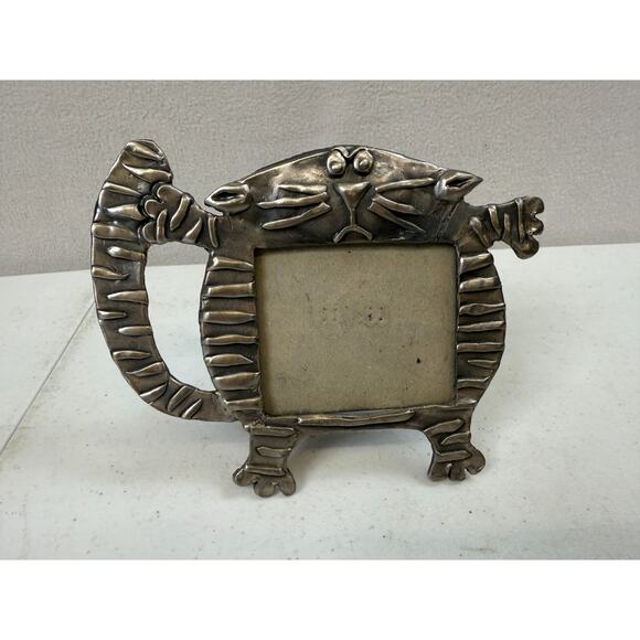 Vintage Ashleigh Manor 2x3 Cat Picture Frame – Ornate Collectible Décor - Picture 1 of 5
